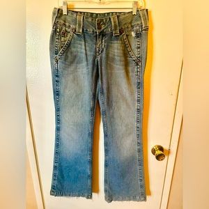 True Religion women’s distressed trouser jeans. Size 28, super cute jeans!